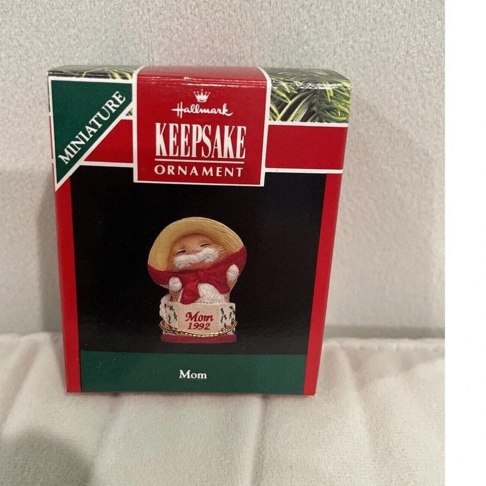 Hallmark Keepsake Ornament Mom 1992 Miniature Christmas Tree Decor Gift‎